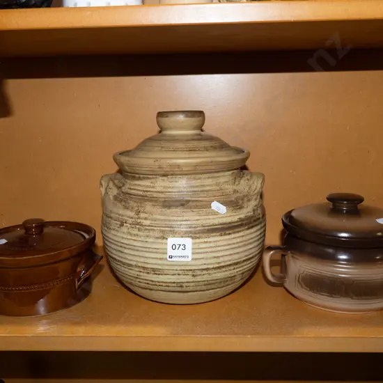 2x small casserole, pottery casserole