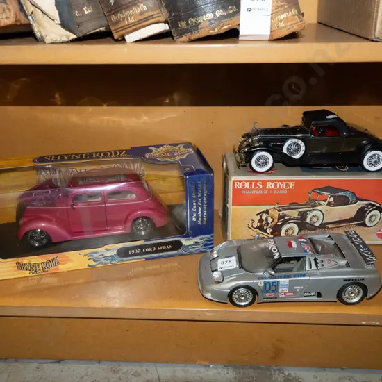 Rolls Royce model radio, boxed diecast model, 1 other diecast car