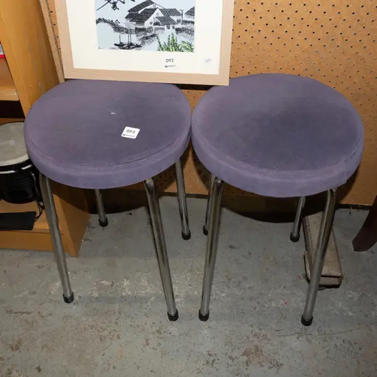 2x chrome and blue upholstered stools H510