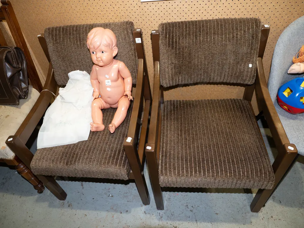 2x wood and brown upholstered reception chairs Image 1++