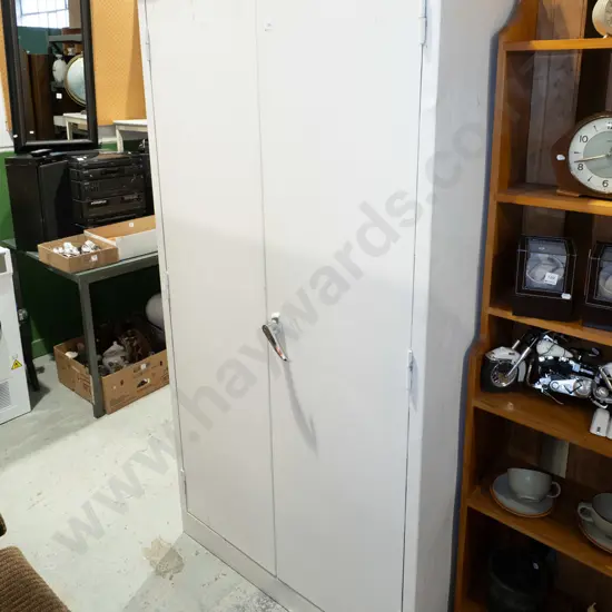 metal 2 door cupboard with adjustable shelves H1800 W900 D460