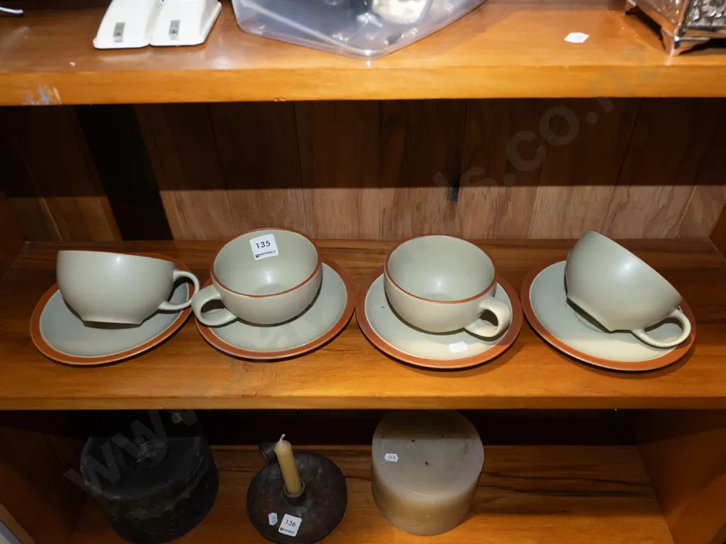 4x Mayfair and Jackson cups and saucers Image 1++