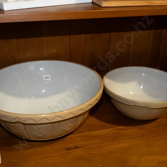 2x ceramic mixing bowls Largest Diam350
