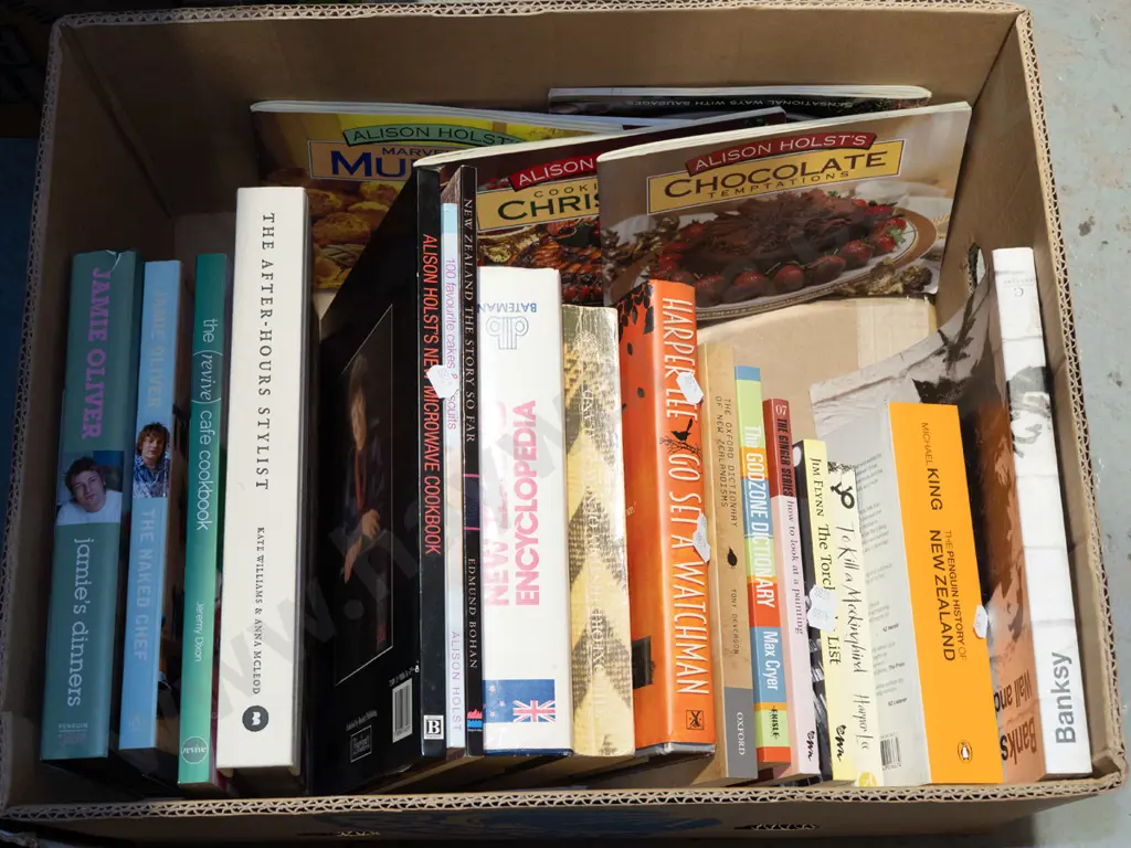 box; cookbooks, other books Image 1++
