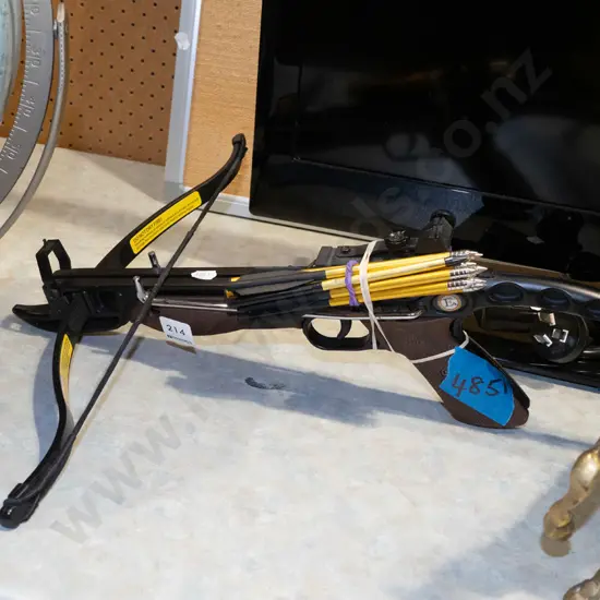 small cross bow and bolts