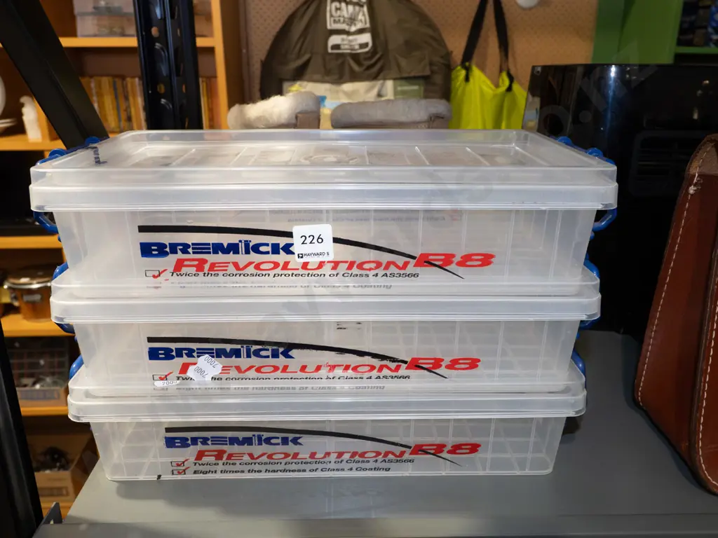 3x plastic storage boxes Image 1++