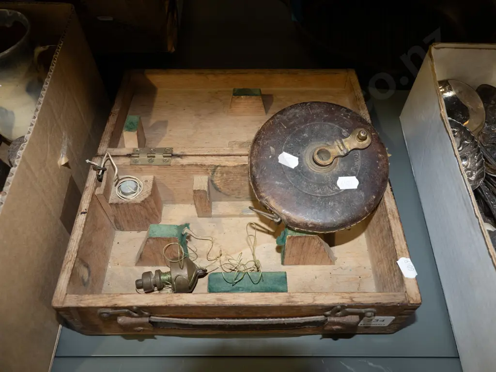 wooden equipment case, vintage builder's tape measure Image 1++