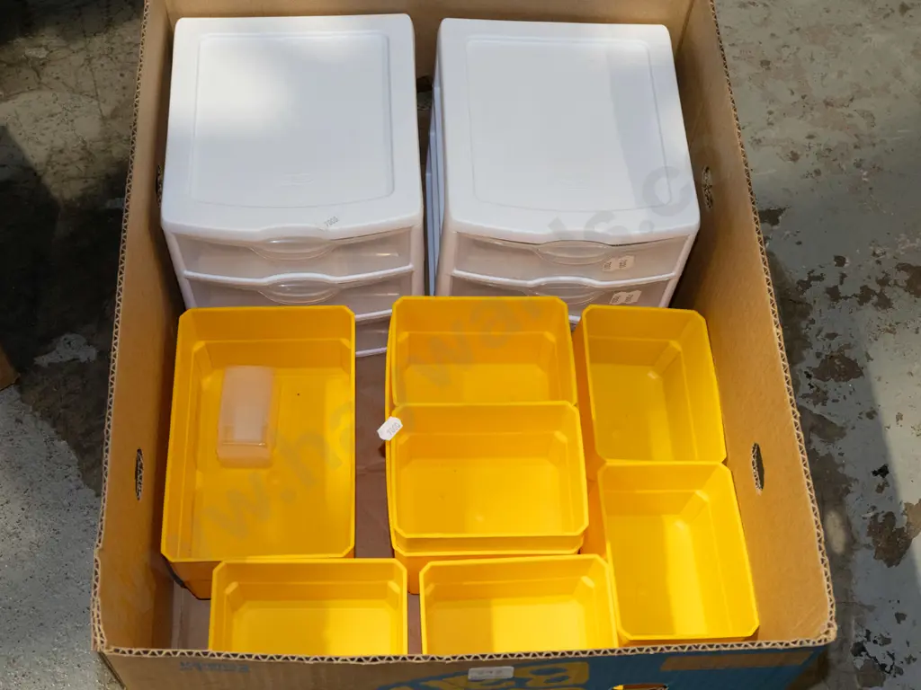 box; plastic trays, 3 drawer organisers Image 1++