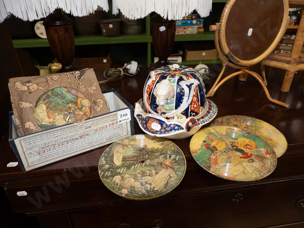 vintage children's 78s, antique Japanese poreclain lidded container - some cracks and damage Image 1++