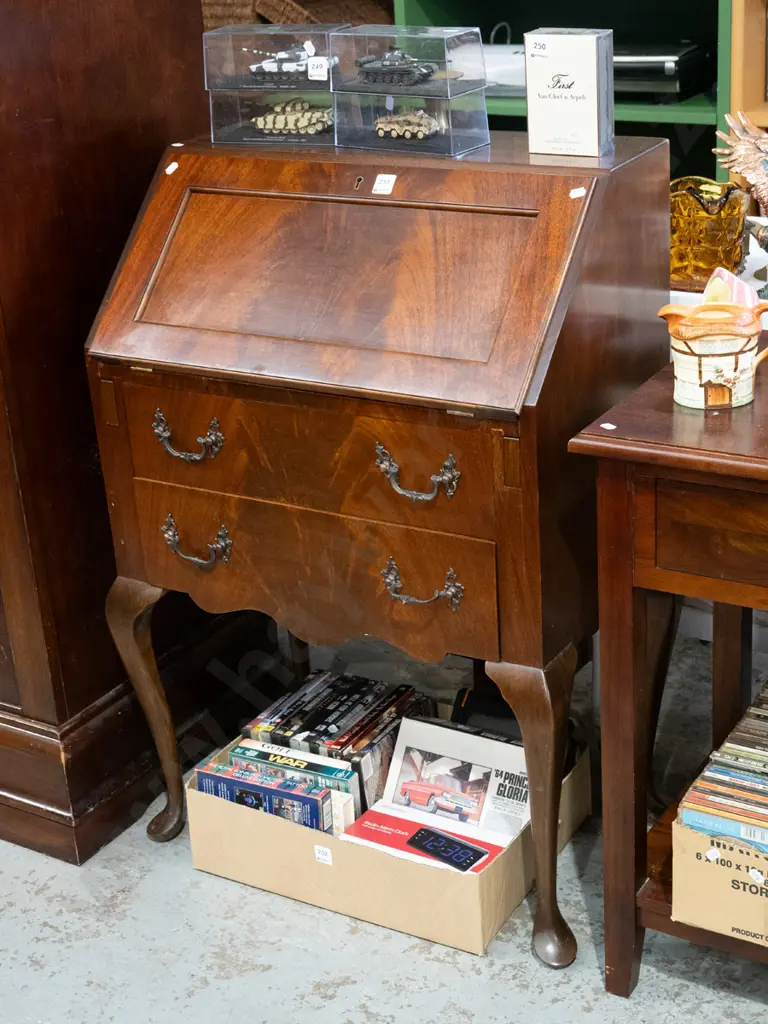cab leg mahogany 2 drawer drop front desk H930 W620 D400 Image 1++