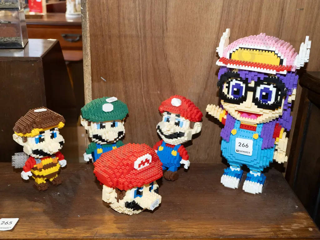 Nintendo Mario Lego style figurines Tallest H240 Image 1++