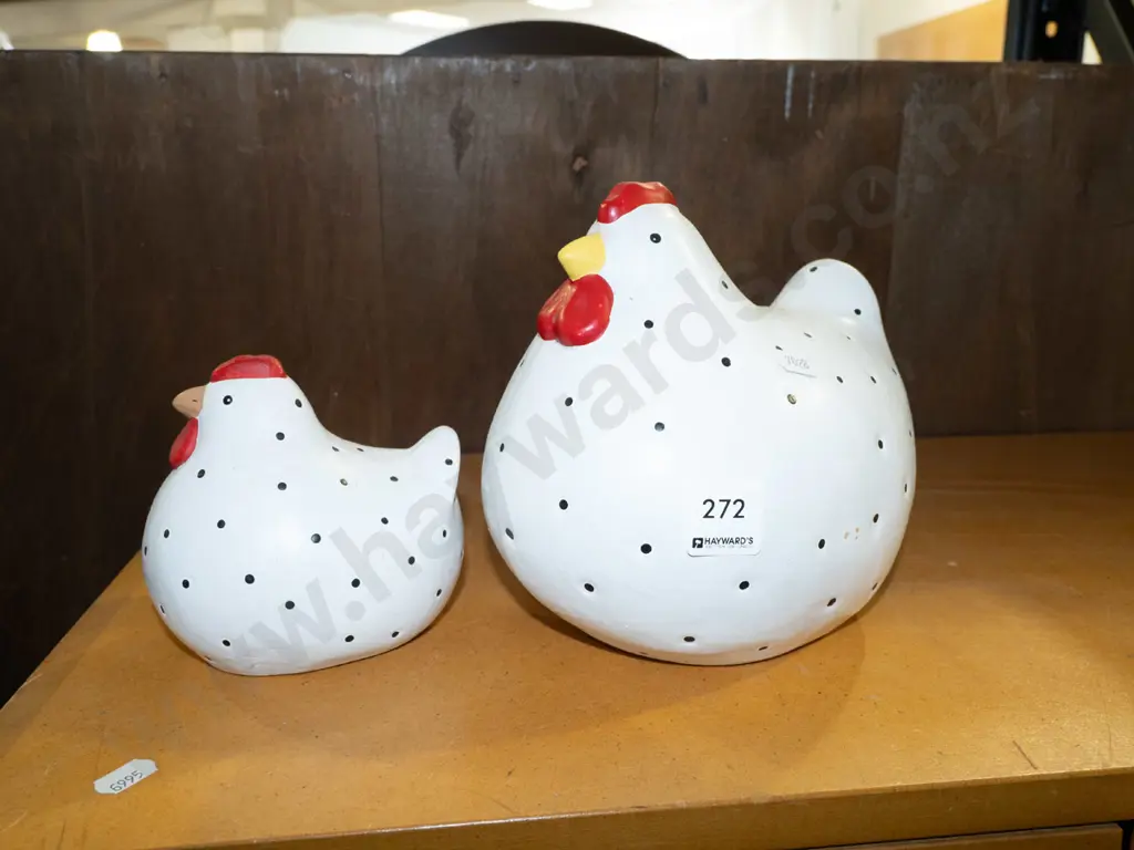 2x happy hens Tallest H175 Image 1++