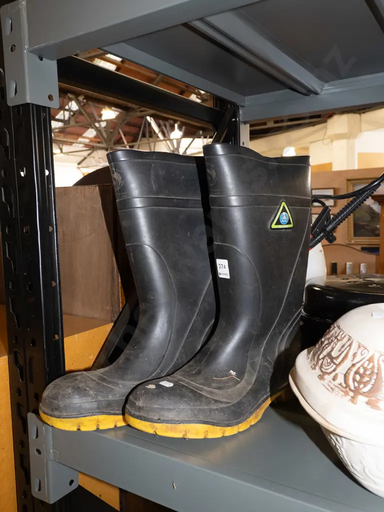 pair of Bata size 10 gumboots Image 1++