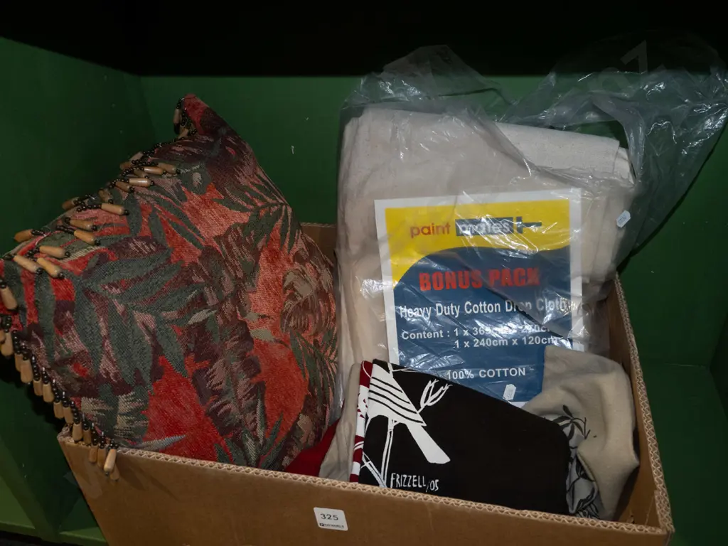 box; cushions, heavy duty drop cloth Image 1++