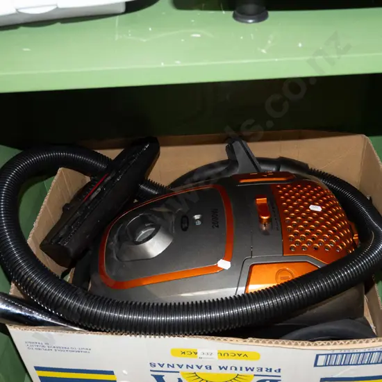 Zipp 2000w vacuum cleaner