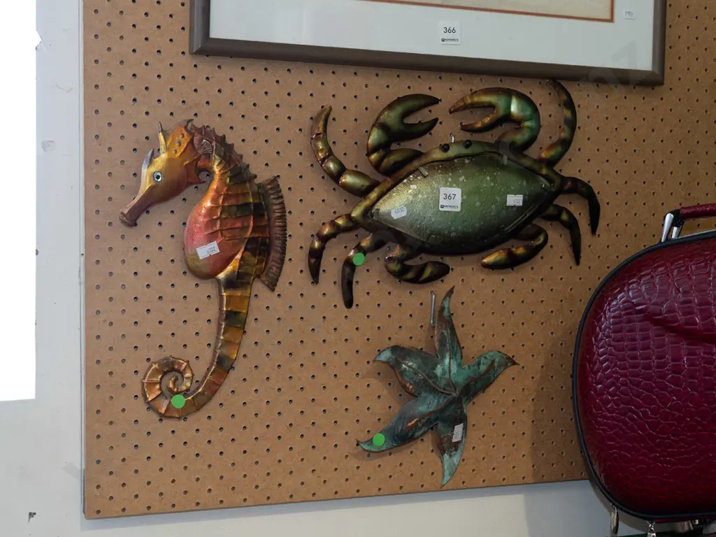 metal wall mount starfish, sea horse, crab - green dots Image 1++