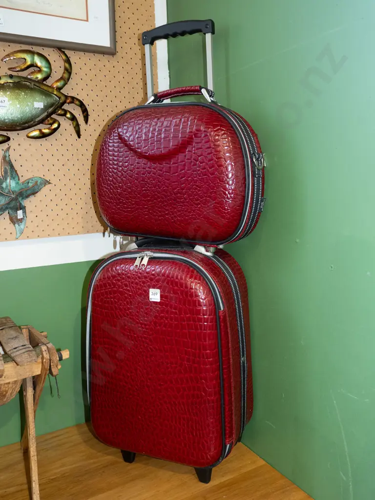 faux alligator skin 2 piece luggage set Image 1++