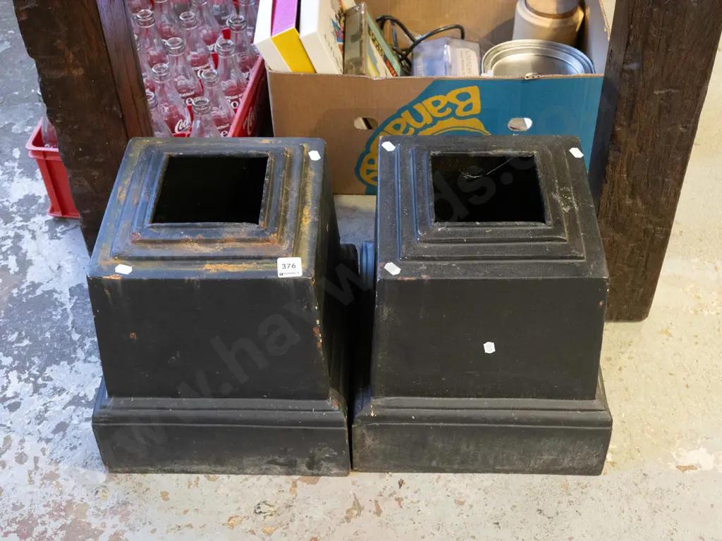 2x cast iron plinths H330  Image 1++