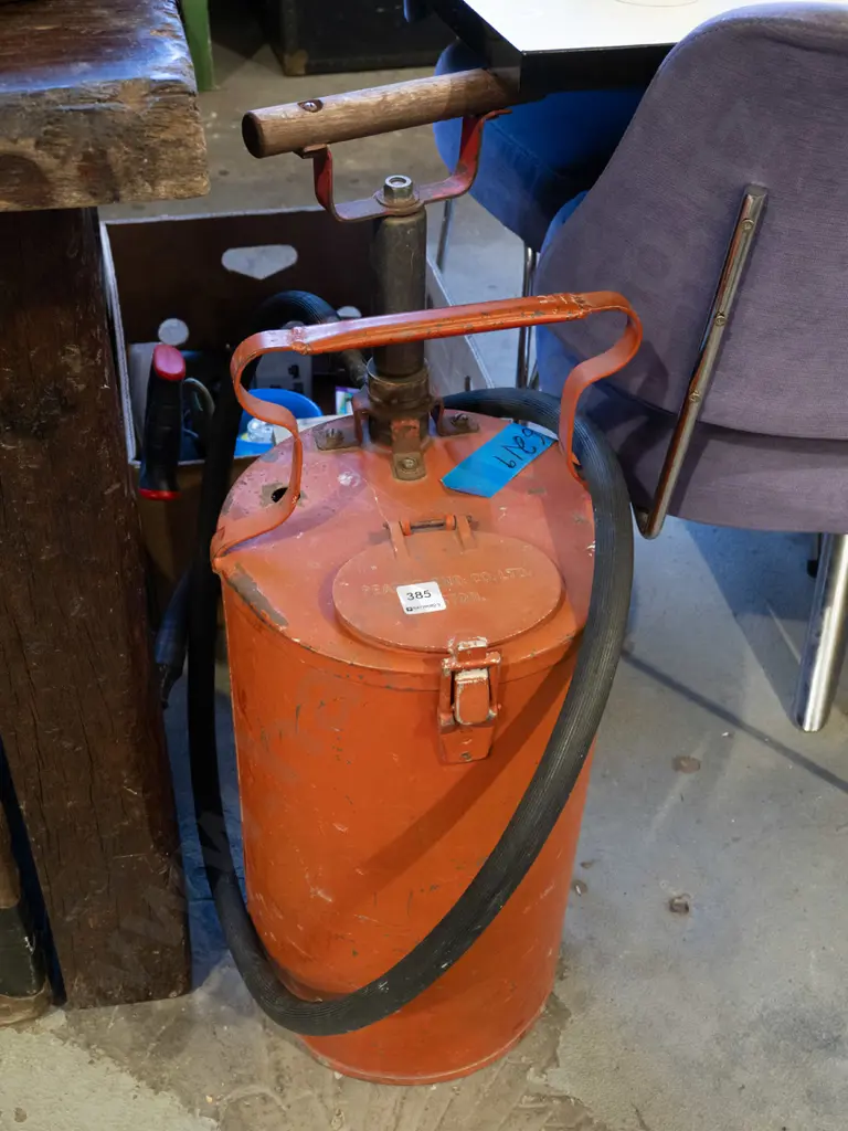 stirrup pump fire extinguisher Image 1++