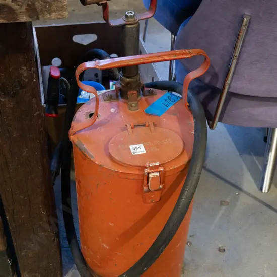 stirrup pump fire extinguisher