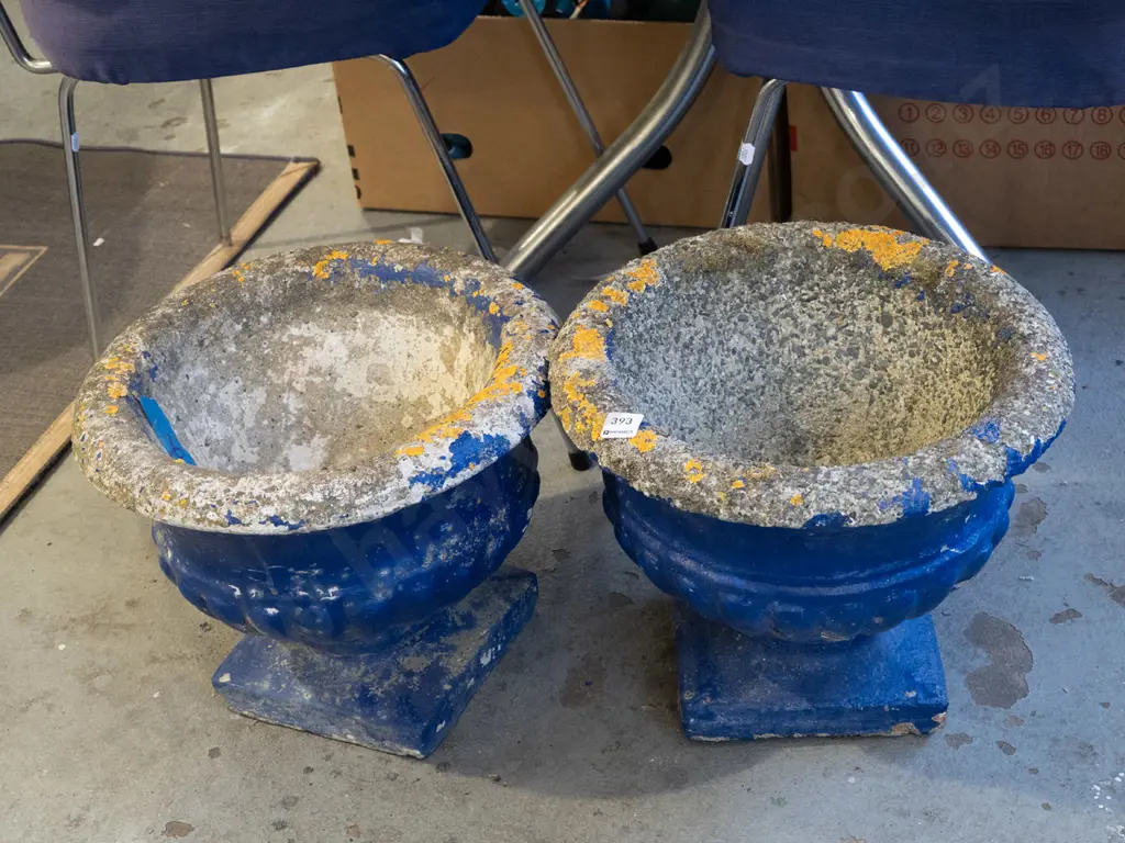 2x blue painted concrete garden urns H300 Diam370 Image 1++