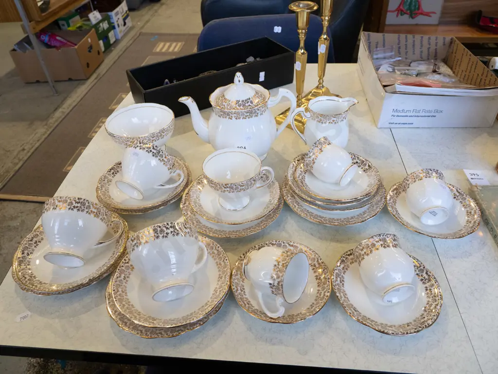 Royal Standard cups, saucers, plates etc Image 1++