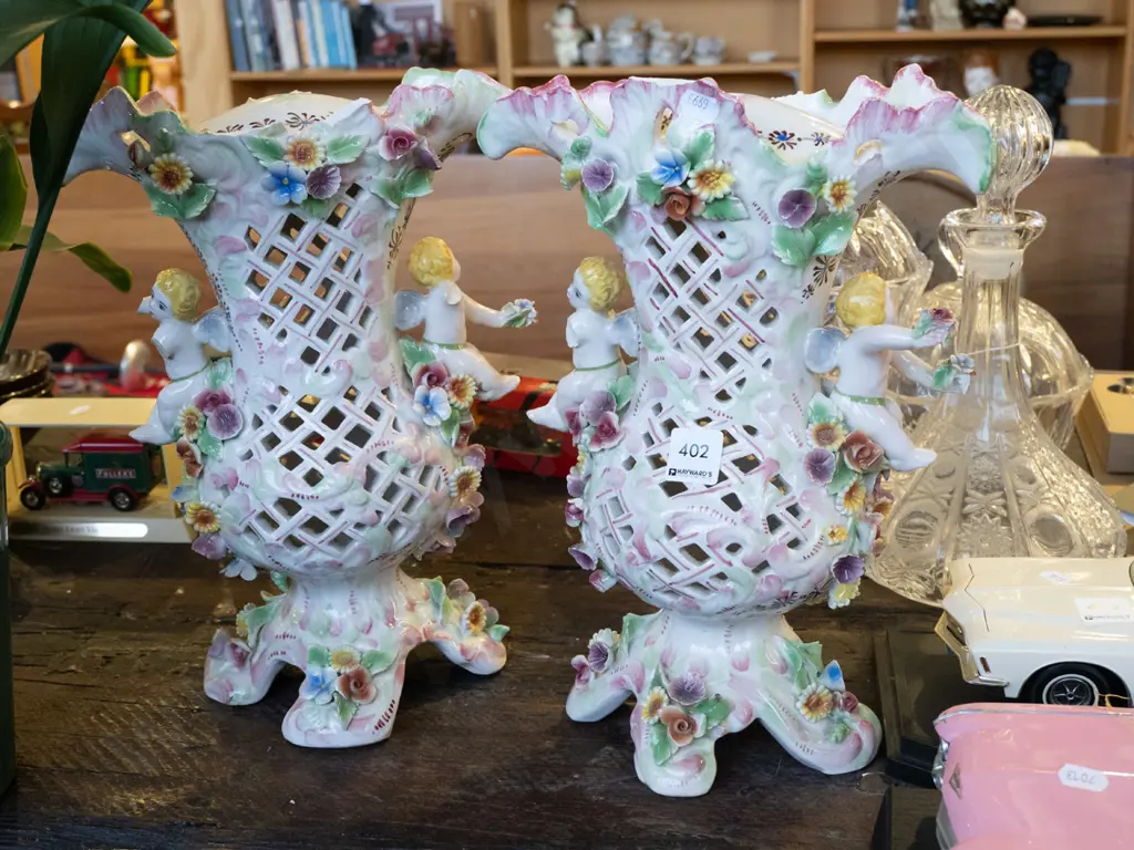 2x figural Italian lamp bases - some damage Image 1++
