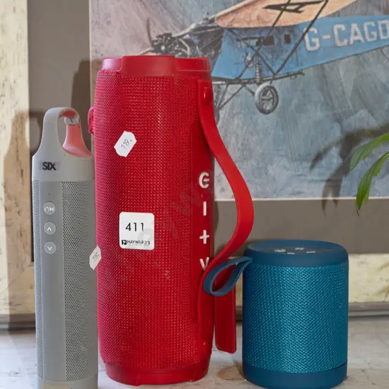 3x portable blue tooth speakers