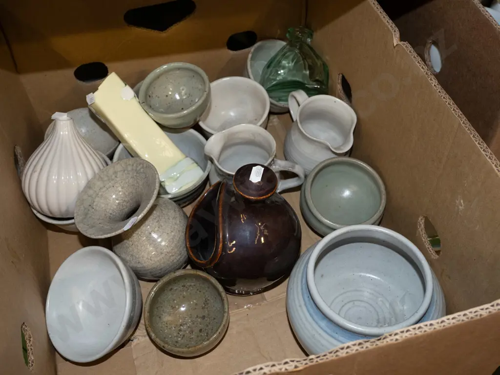 box; salt pig, jug etc Image 1++