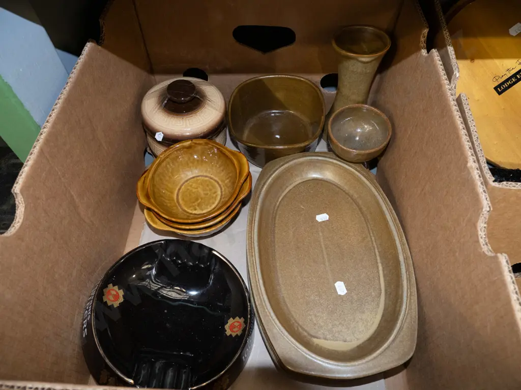 box; Temuka plates, vases, bowls etc Image 1++