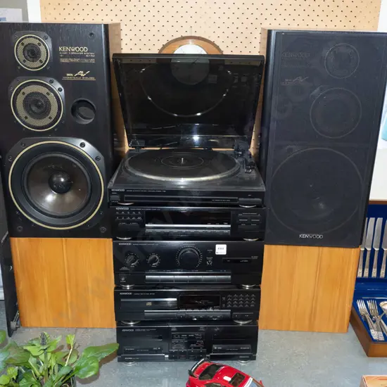 Kenwood stereo system with turntable, tuner, twin cassette and CD player and 2 free standing speakers 