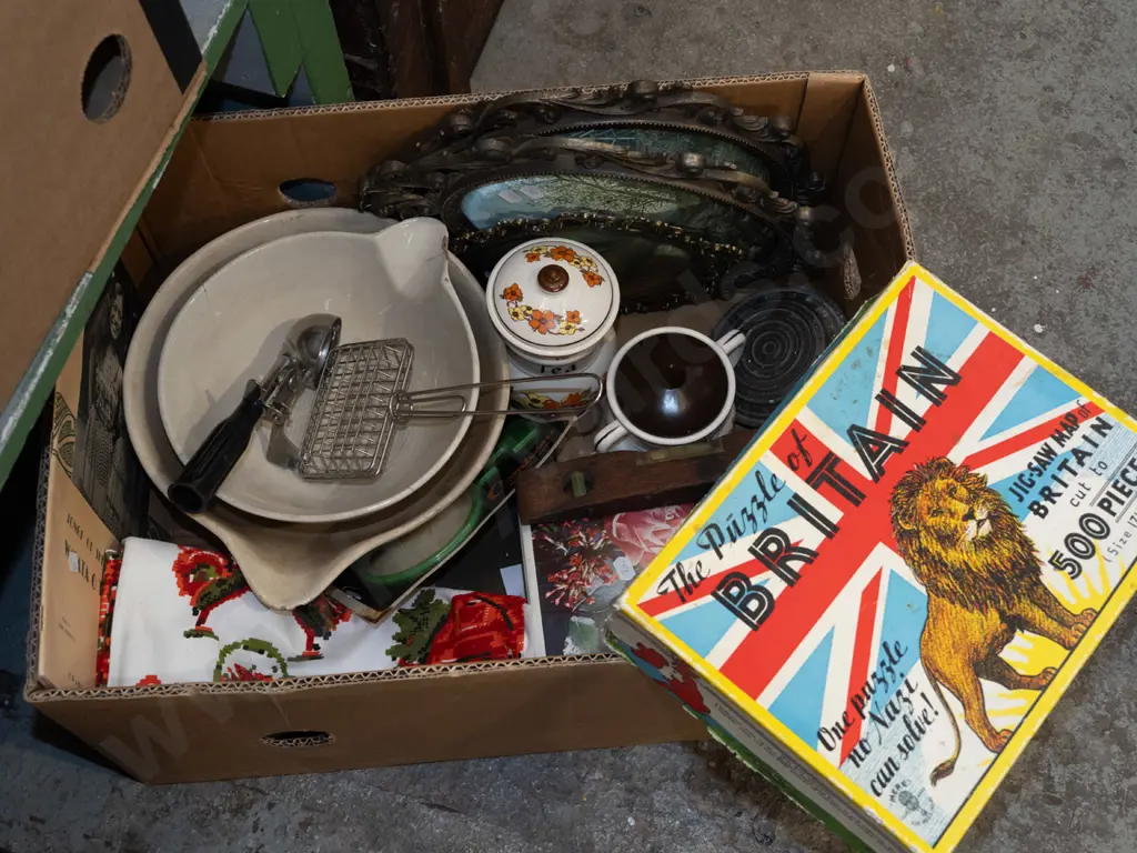 box; British puzzle, mixing bowls, tins etc Image 1++