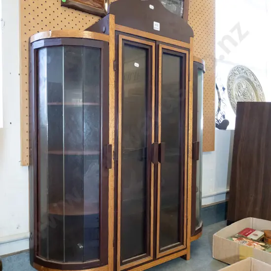 wall mounted display shelves with 4 doors - 1 pane has significant crack H920 W700 D180