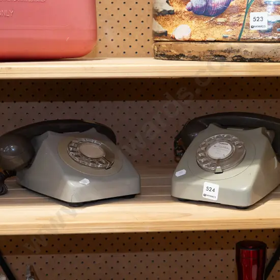 2x dial telephones