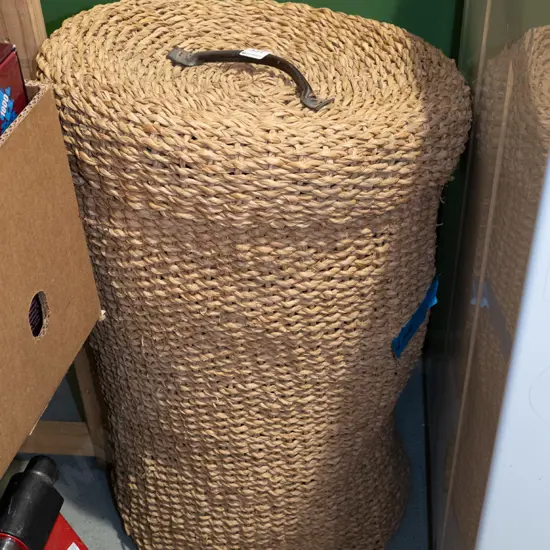 seagrass lidded laundry hamper H700