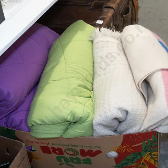 box; woollen blanket, throw, 2x duvets