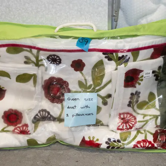 needework queen size duvet and 2 pillow cases