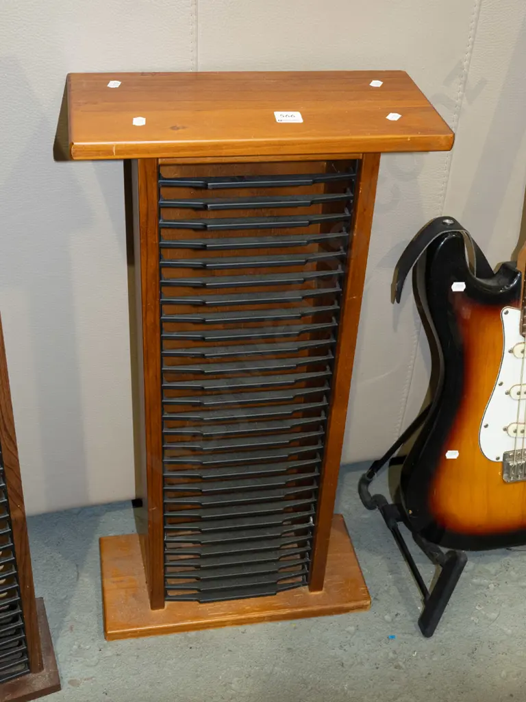 DVD tower H705 Image 1++