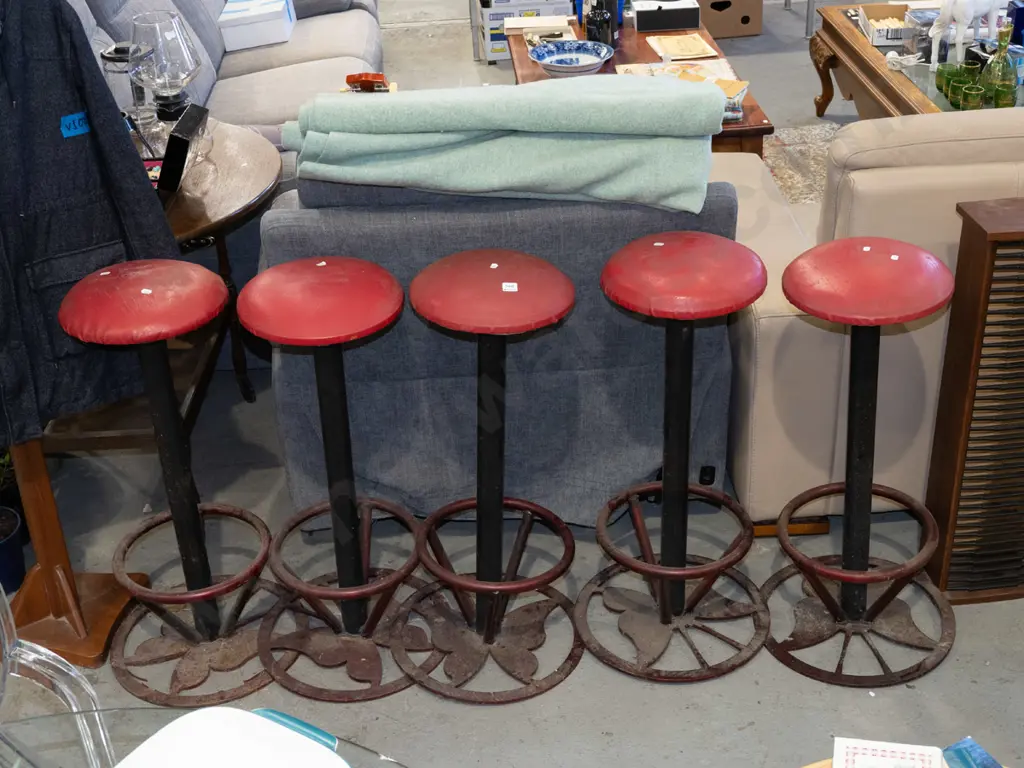 5x industrial style metal based and vinyl stools H820 Image 1++