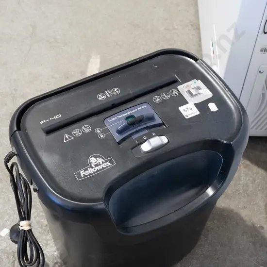 Fellowes paper shredder