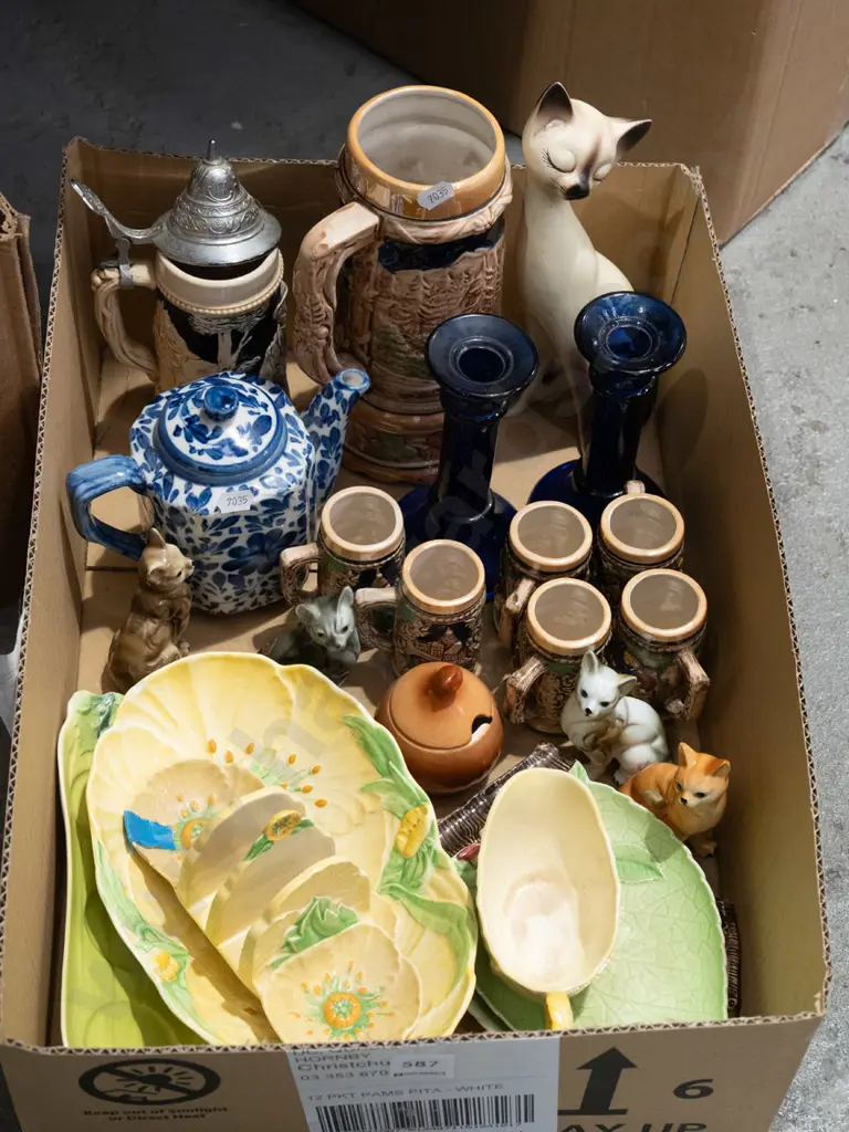 box; Carlton toast rack, beer stein - some damage Image 1++
