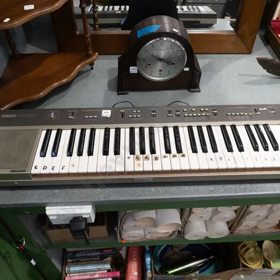 Yamaha PS25 keyboard