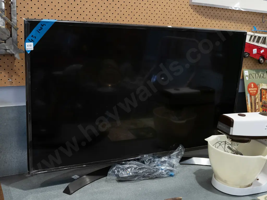 LG 43" TV Image 1++