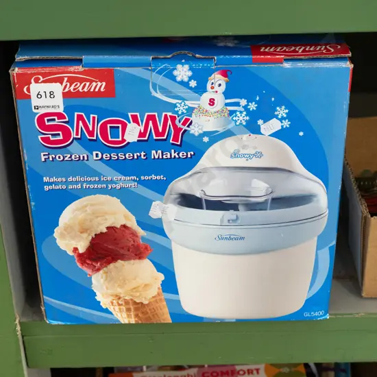 box: Snowy frozen dessert maker