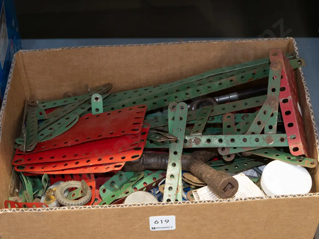 box: vintage Meccano Image 1++