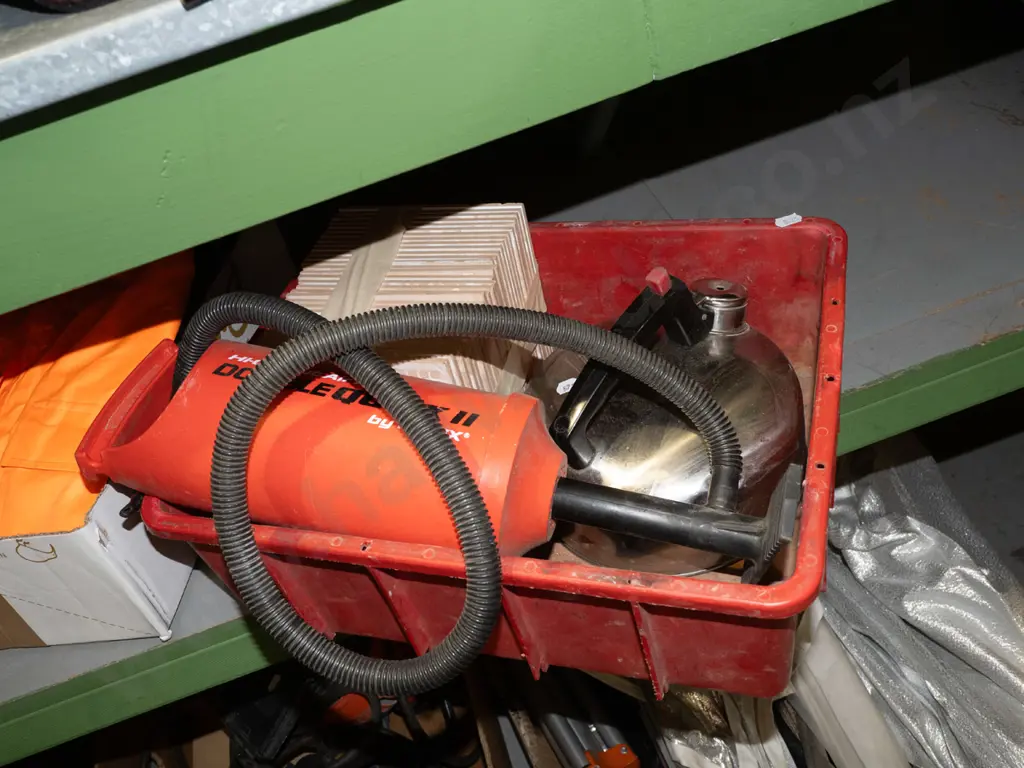 stovetop kettle, tiles and hand pump Image 1++