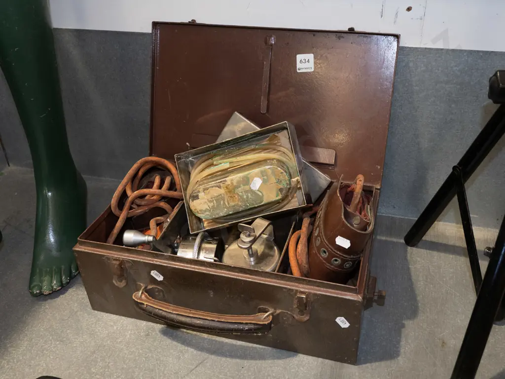 box: vintage blood transfusion kit in metal case, etc. Image 1++