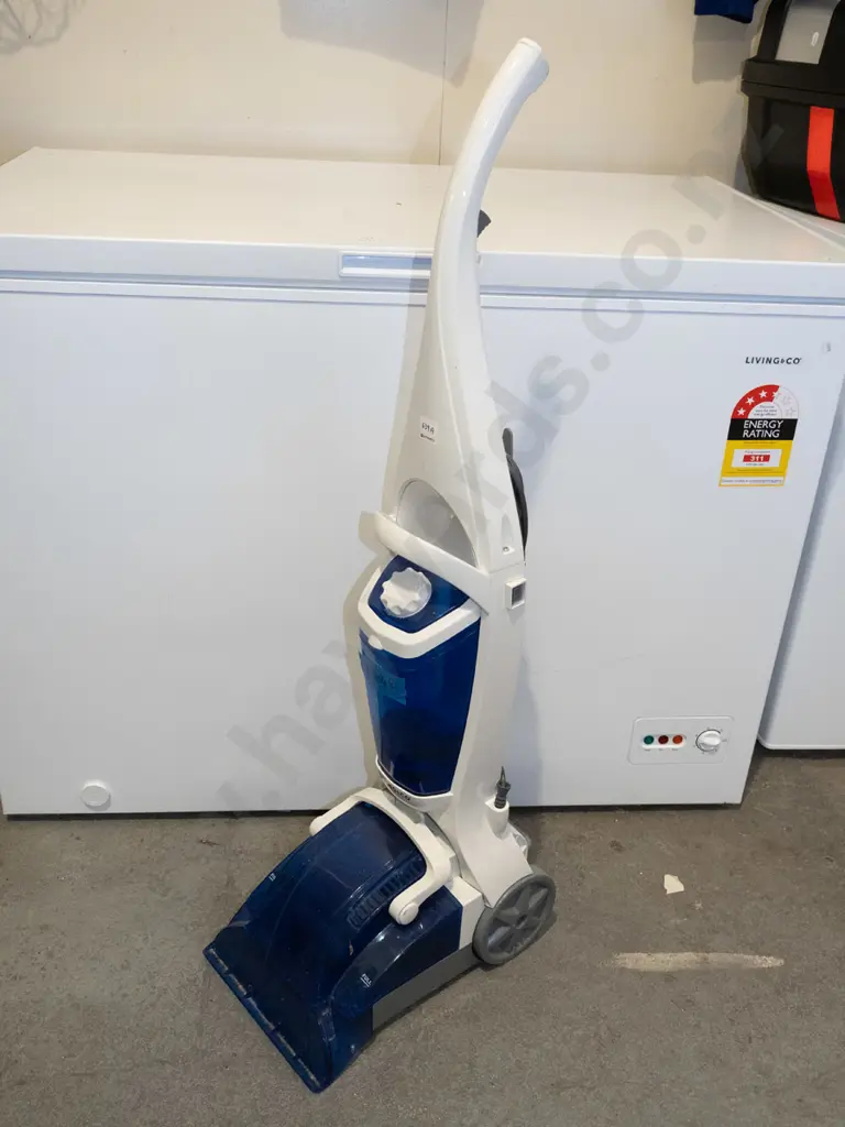 Living & Co carpet cleaner Image 1++