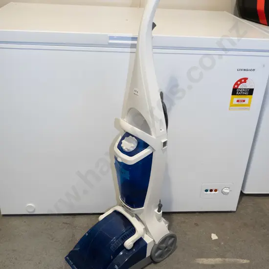 Living & Co carpet cleaner