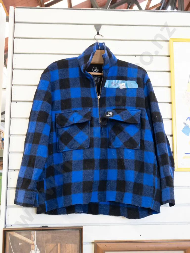 Swanndri blue checked size medium jacket Image 1++